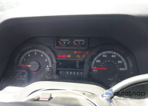 2010 Ford E-250 Commercial/Recreational z USA, uszkodzony, nr VIN 1FTNE2EL3ADA76618